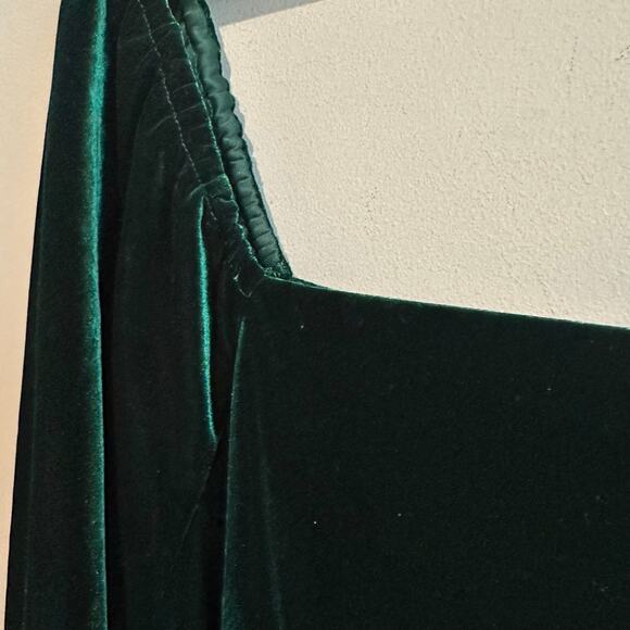 Ivy City Women's Scarlett Velvet Green Puff Sleeve Square Neck Dress 3X - Picture 5 of 16